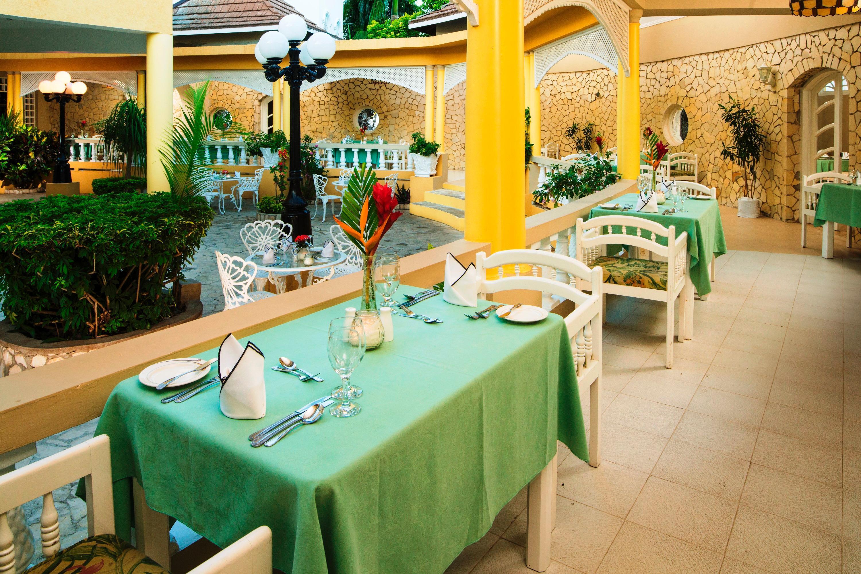 Seagarden Beach Resort Montego Bay Exterior photo