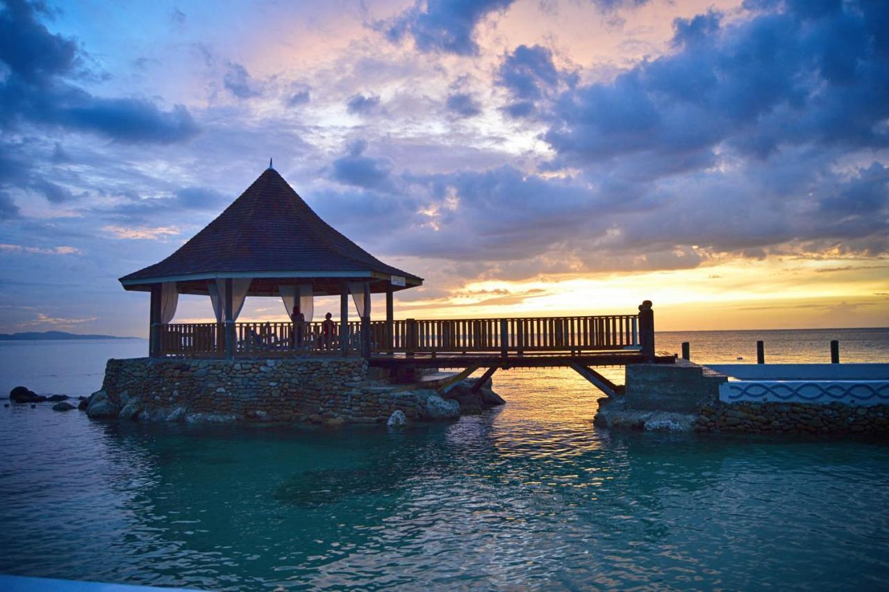 Seagarden Beach Resort Montego Bay Exterior photo