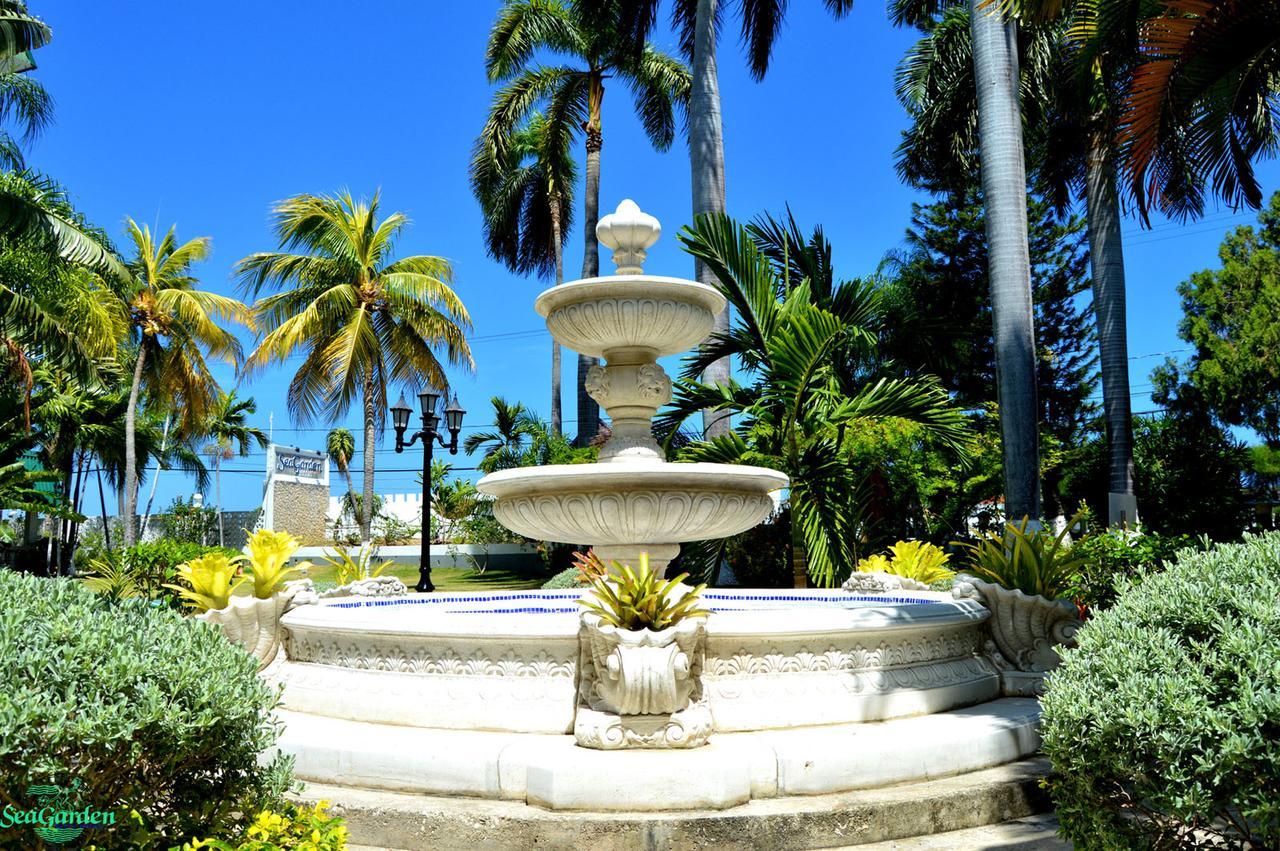Seagarden Beach Resort Montego Bay Exterior photo